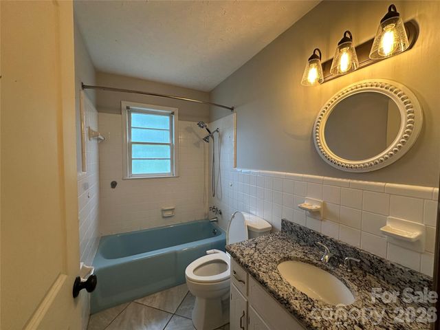 5212 Walter Starnes Place, Granite Falls, NC 28630