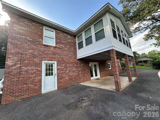 5212 Walter Starnes Place, Granite Falls, NC 28630