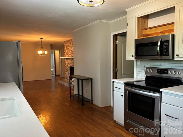5212 Walter Starnes Place, Granite Falls, NC 28630