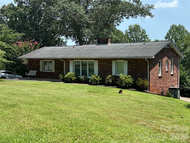 5212 Walter Starnes Place, Granite Falls, NC 28630