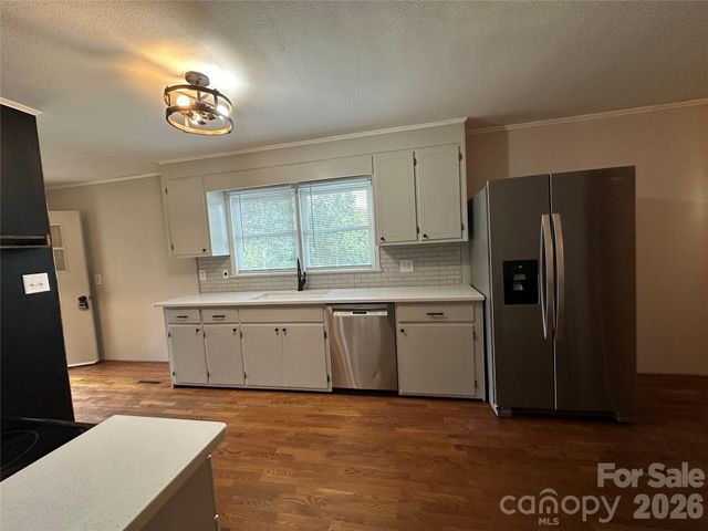 5212 Walter Starnes Place, Granite Falls, NC 28630