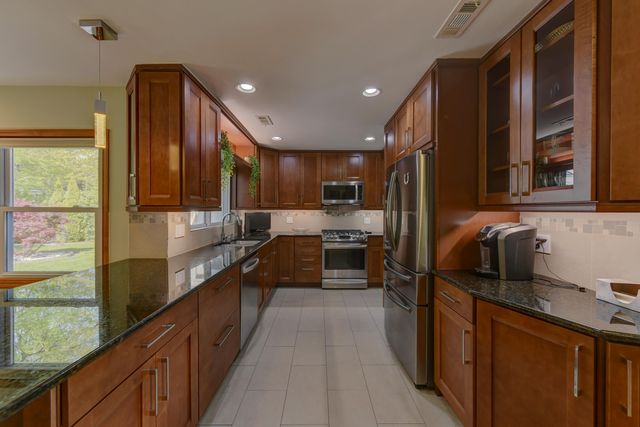 1335 35th Street, Munster, IN 46321