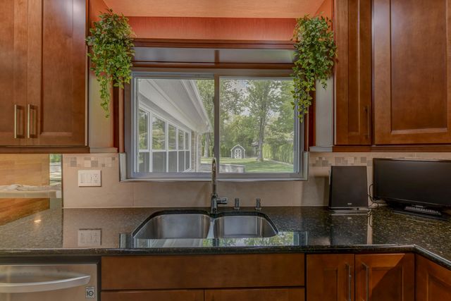 1335 35th Street, Munster, IN 46321