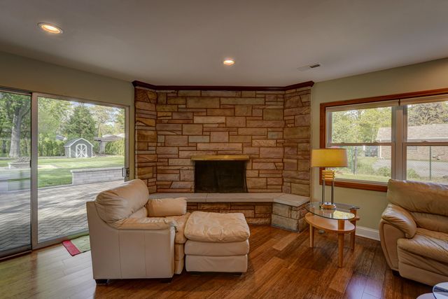 1335 35th Street, Munster, IN 46321