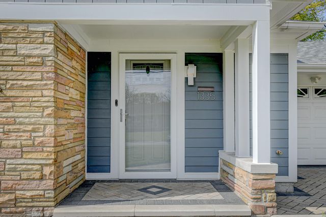 1335 35th Street, Munster, IN 46321