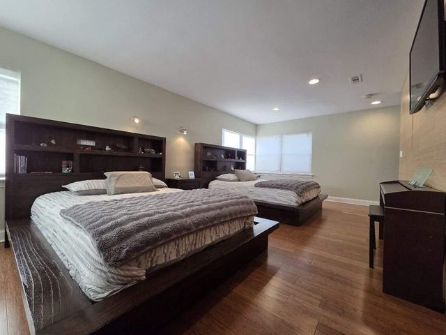 1335 35th Street, Munster, IN 46321