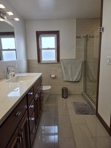 1335 35th Street, Munster, IN 46321