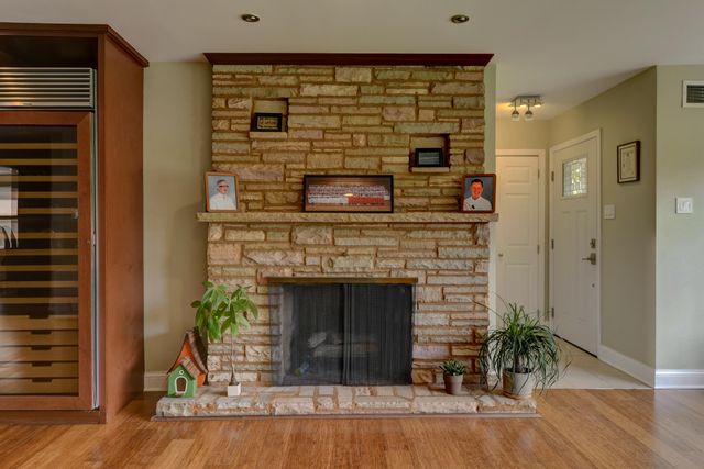 1335 35th Street, Munster, IN 46321