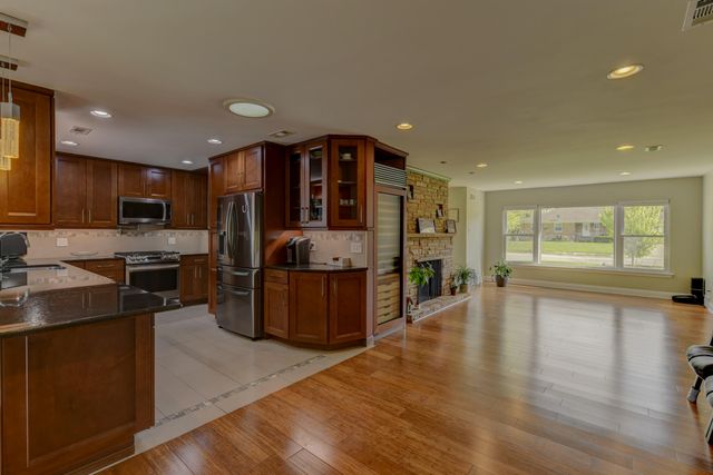1335 35th Street, Munster, IN 46321