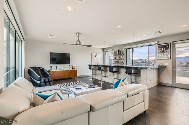 861 Vegas View Drive, Henderson, NV 89052