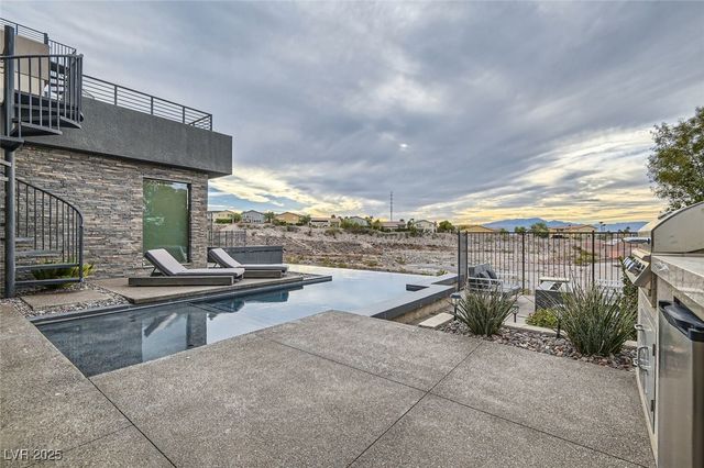 861 Vegas View Drive, Henderson, NV 89052