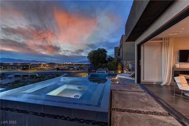 861 Vegas View Drive, Henderson, NV 89052