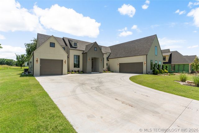 17822 E Patriot Drive, Owasso, OK 74055