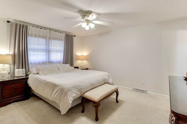 2530 Capri Drive, Schererville, IN 46375