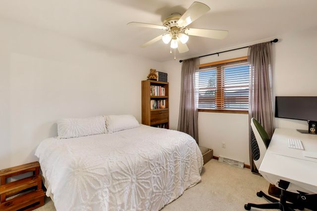 2530 Capri Drive, Schererville, IN 46375