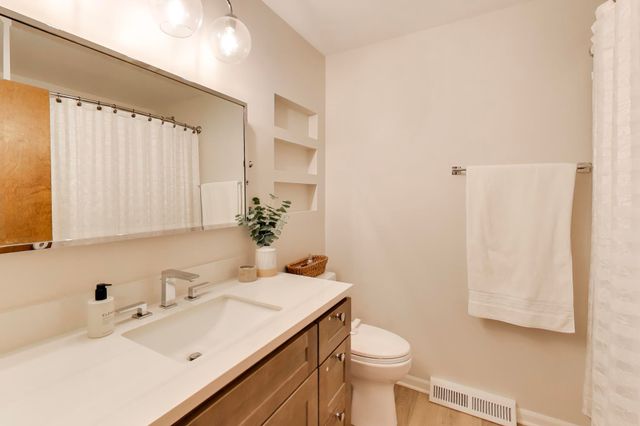 2530 Capri Drive, Schererville, IN 46375