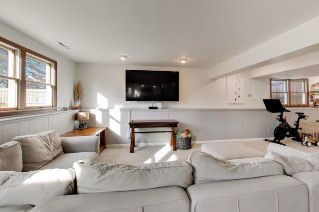 2530 Capri Drive, Schererville, IN 46375