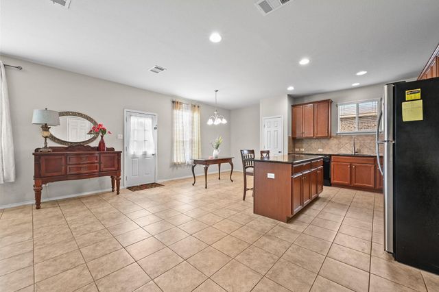 140 Lynn Crest BND, Buda, TX 78610