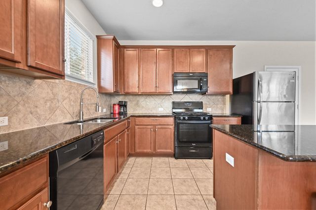 140 Lynn Crest BND, Buda, TX 78610