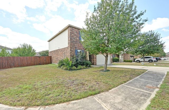 140 Lynn Crest BND, Buda, TX 78610