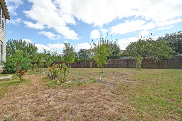 140 Lynn Crest BND, Buda, TX 78610