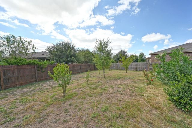 140 Lynn Crest BND, Buda, TX 78610