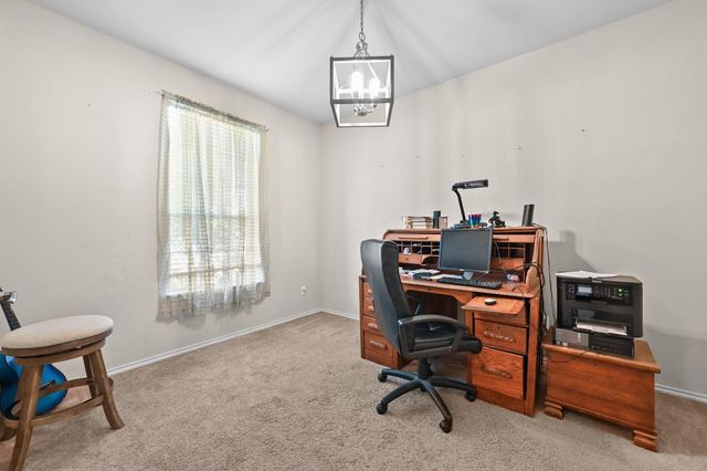 140 Lynn Crest BND, Buda, TX 78610