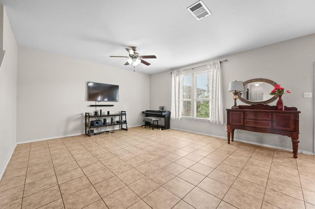 140 Lynn Crest BND, Buda, TX 78610