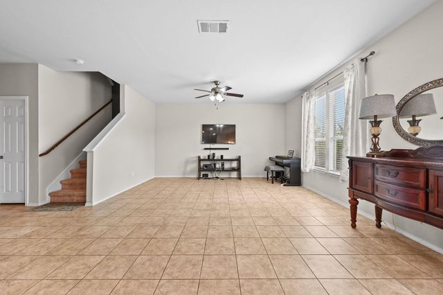 140 Lynn Crest BND, Buda, TX 78610