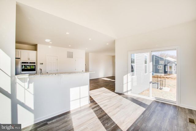 2107 WARRENTON RD, Fredericksburg, VA 22406