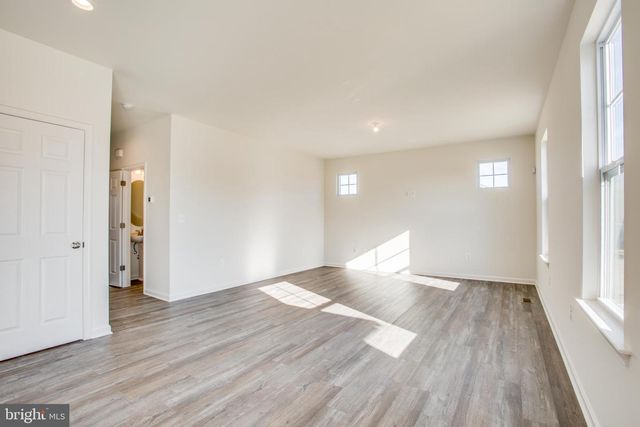 2107 WARRENTON RD, Fredericksburg, VA 22406