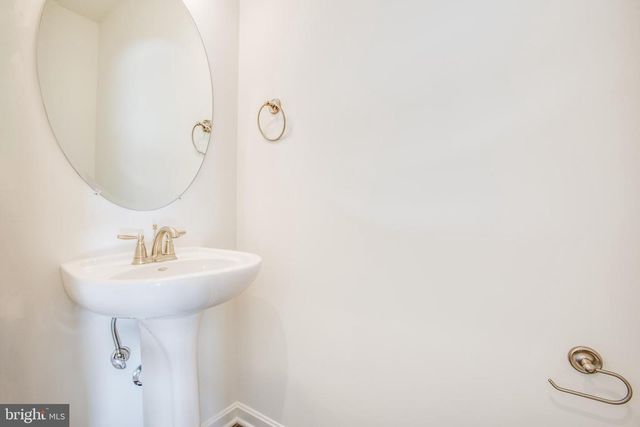 2107 WARRENTON RD, Fredericksburg, VA 22406