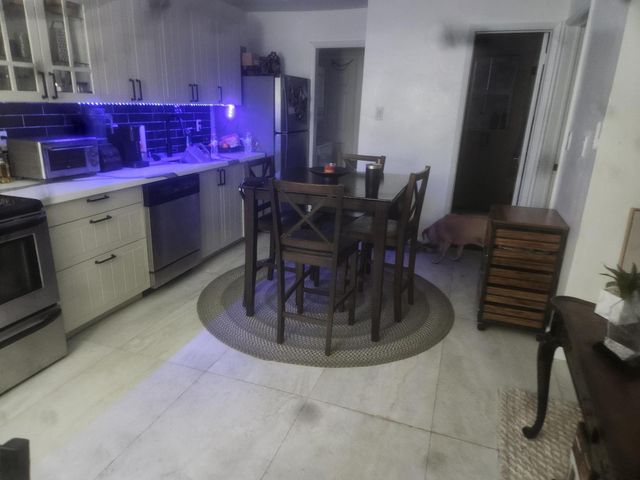 1505 NE 15th Avenue 1-2, Fort Lauderdale, FL 33304