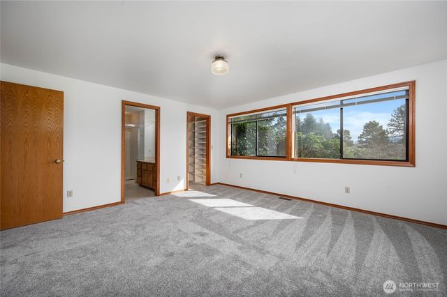 12371 Rainier Drive, Burlington, WA 98233