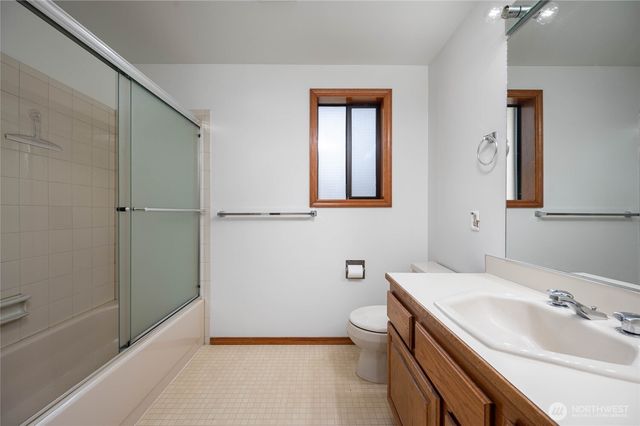12371 Rainier Drive, Burlington, WA 98233