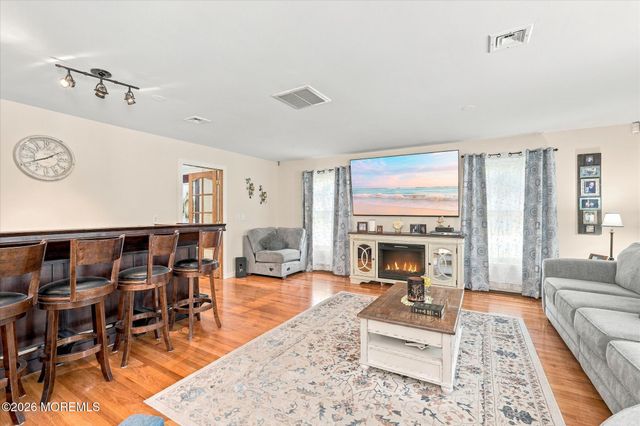 14 Oak Leaf Drive, Waretown, NJ 08758