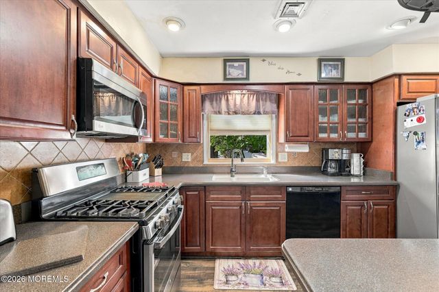 14 Oak Leaf Drive, Waretown, NJ 08758