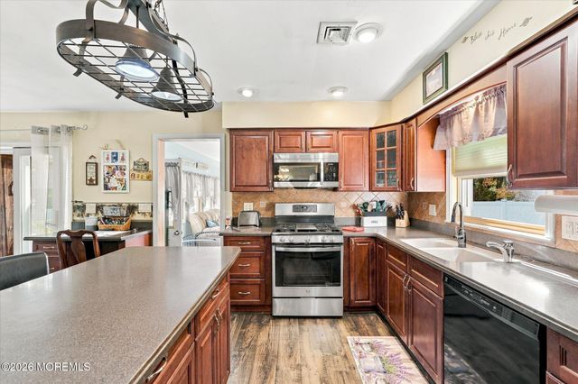 14 Oak Leaf Drive, Waretown, NJ 08758