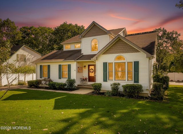 14 Oak Leaf Drive, Waretown, NJ 08758