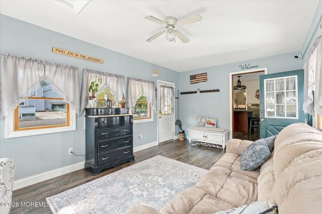 14 Oak Leaf Drive, Waretown, NJ 08758