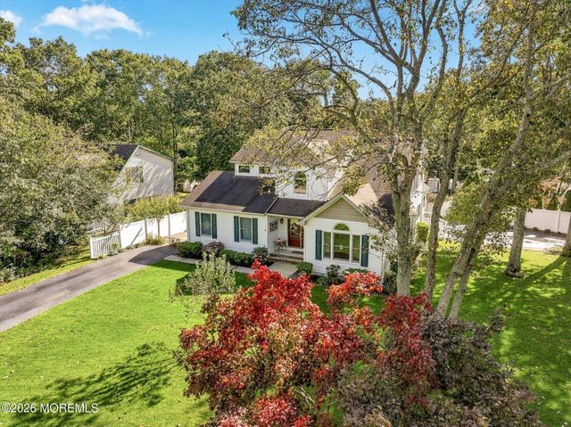 14 Oak Leaf Drive, Waretown, NJ 08758