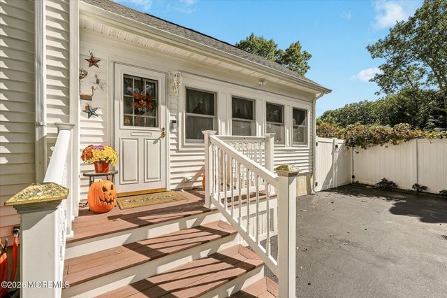 14 Oak Leaf Drive, Waretown, NJ 08758