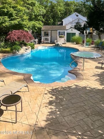 14 Oak Leaf Drive, Waretown, NJ 08758
