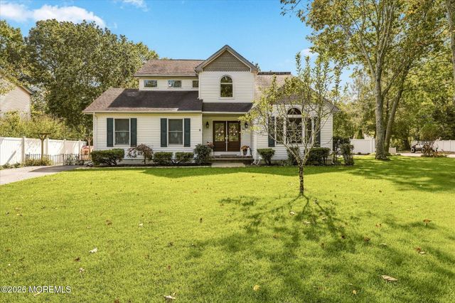14 Oak Leaf Drive, Waretown, NJ 08758