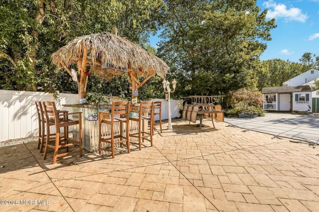 14 Oak Leaf Drive, Waretown, NJ 08758