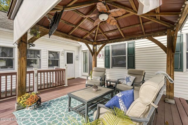 14 Oak Leaf Drive, Waretown, NJ 08758