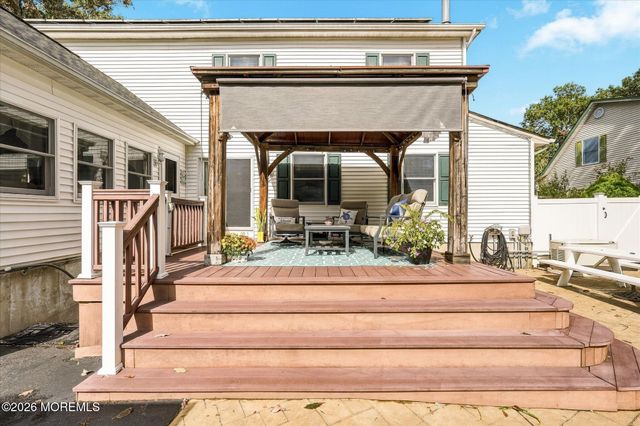 14 Oak Leaf Drive, Waretown, NJ 08758