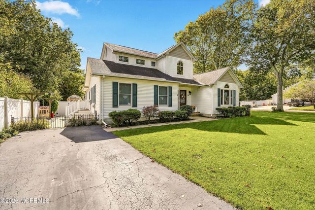 14 Oak Leaf Drive, Waretown, NJ 08758