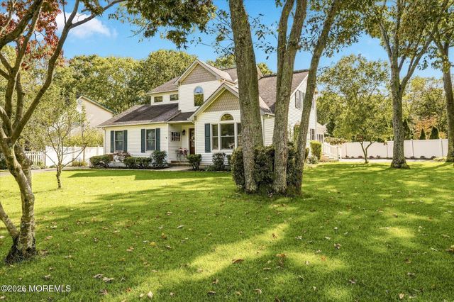 14 Oak Leaf Drive, Waretown, NJ 08758