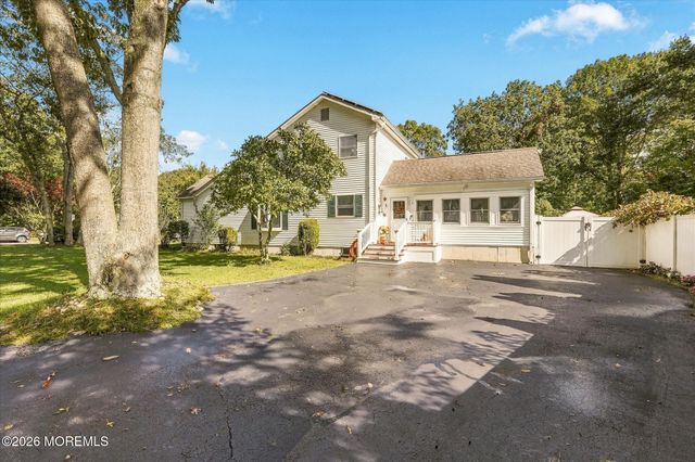 14 Oak Leaf Drive, Waretown, NJ 08758